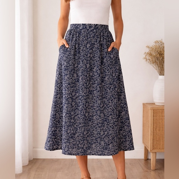 Garnet Hill Dresses & Skirts - Garnet Hill Navy Blue Floral Midi Skirt Pull On Lined Crepe Pockets Sz L